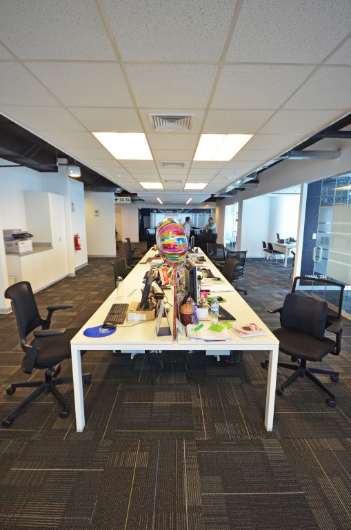 Implementación de Oficinas Direct TV Lima, Perú